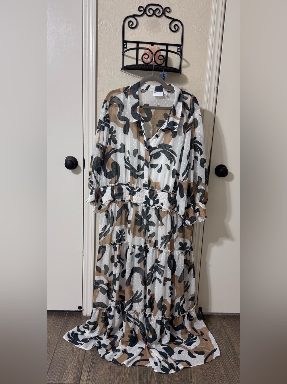 ASOS Long Sleeve Tiered Maxi Dress in White, Black & Tan Floral Print Sz 22
